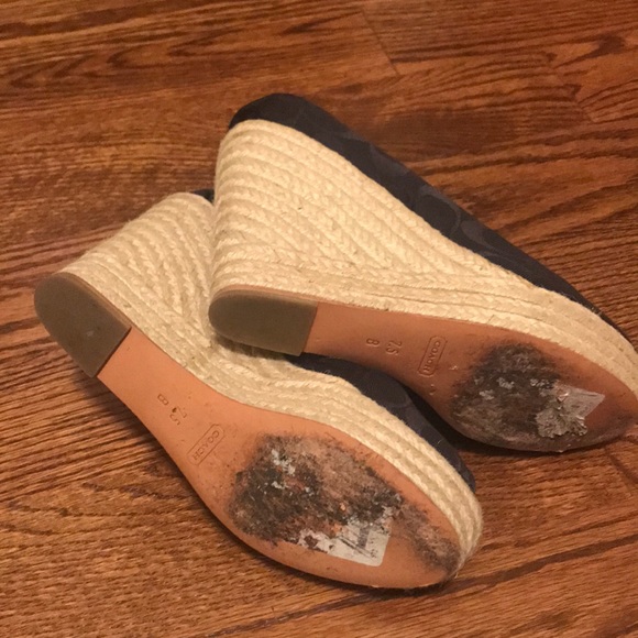 Coach - Picture 2 of 3